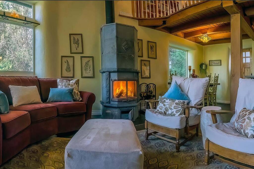 European Style Straw Bale Retreat Villa Ashland Dış mekan fotoğraf